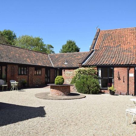 At The Farmhouse Hunters Hall Hotel Dereham ภายนอก รูปภาพ