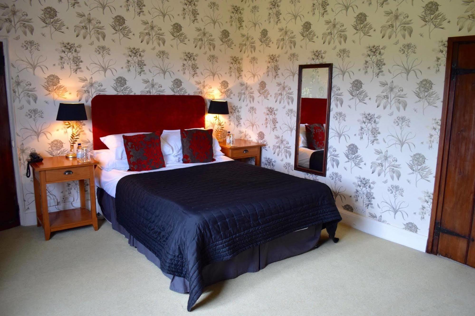 At The Farmhouse Hunters Hall Hotel Dereham ภายนอก รูปภาพ